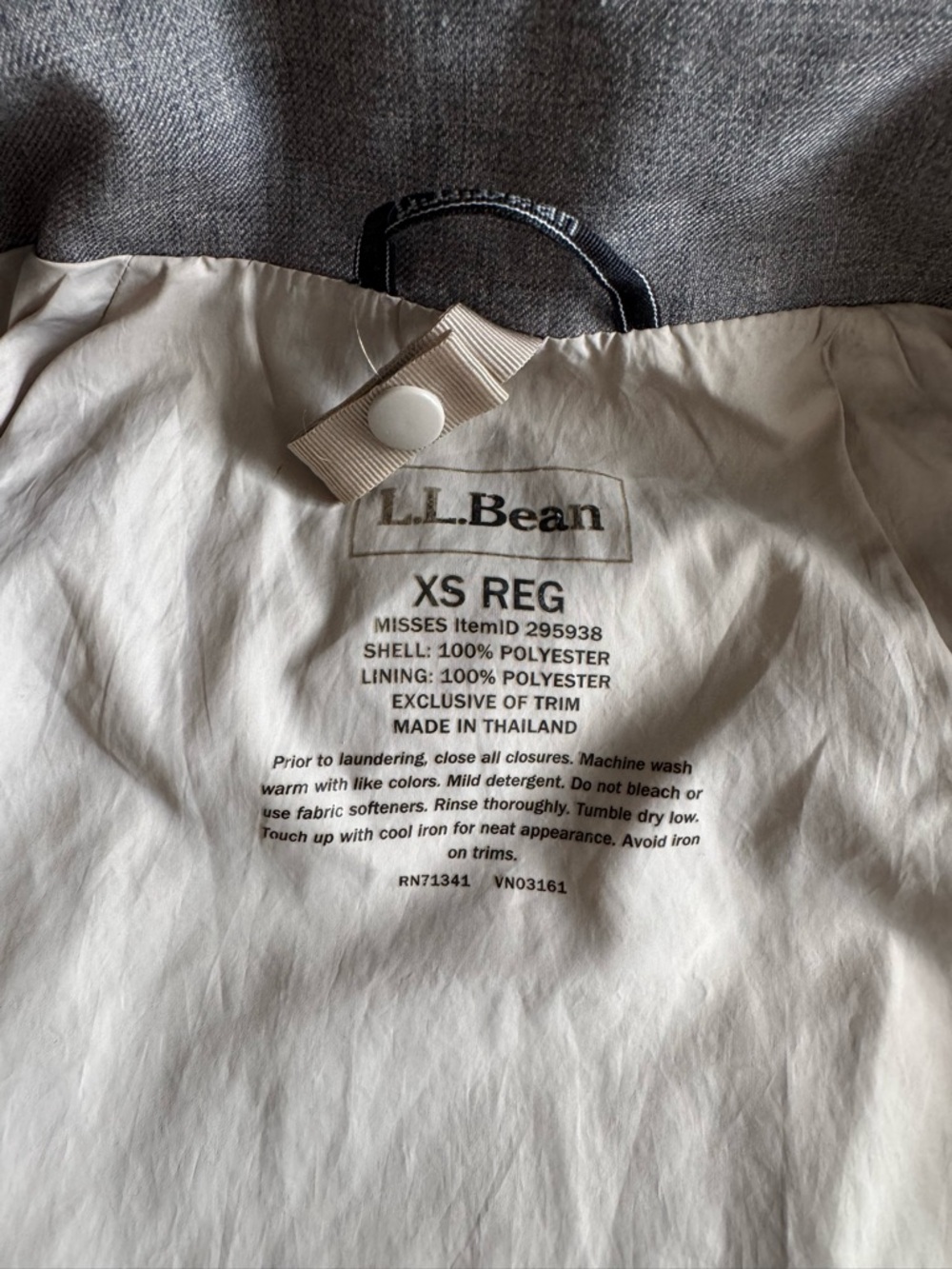 L.L. Bean Waterproof Hooded Rain Jacket Gray Lightweight Outdoor Hiking Size XS - Picture 3 of 13